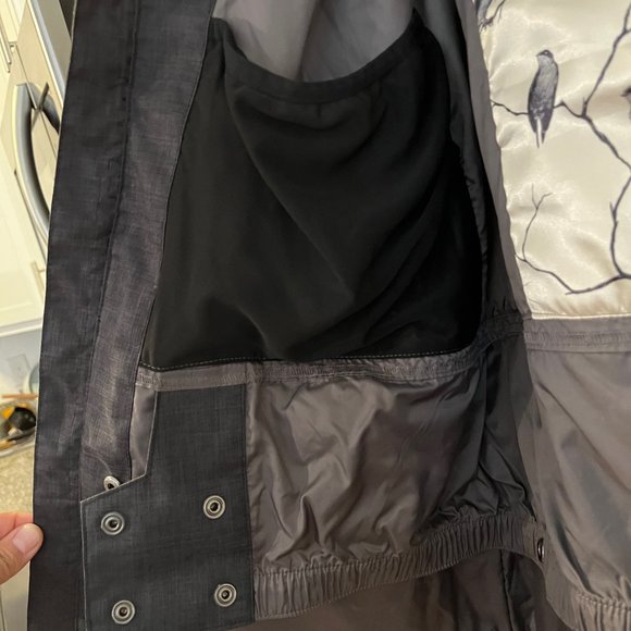 L1 Snowboarding Jacket - Medium - Picture 5 of 5